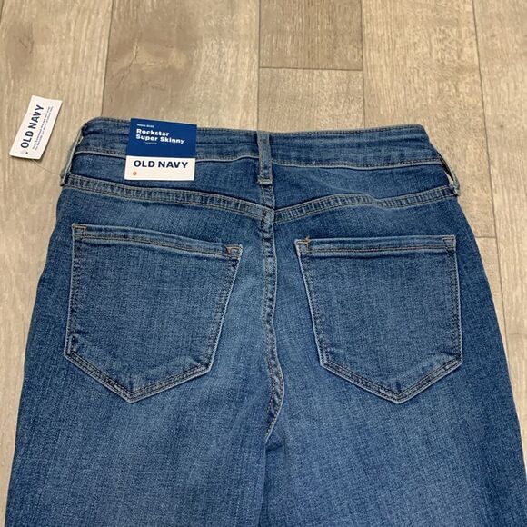Womens NWT Old Navy Rickstar Super Skinny High Rise Distressed Denim‎ Jeans - Picture 6 of 7